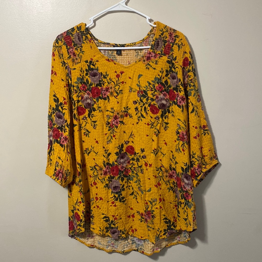 Torrid Yellow Floral Top - great condition!